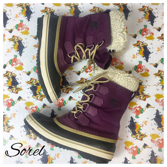 Sorel Shoes - Sorel Winter Carnival Boots Size 6..Run Big